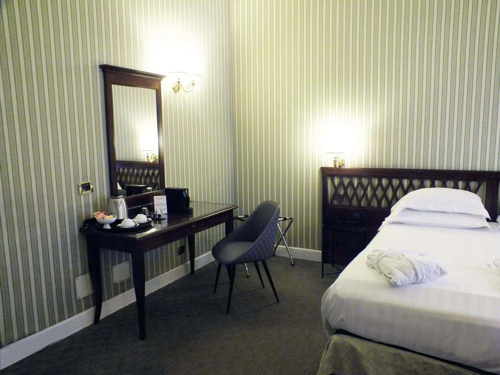 Bb Hotels Smarthotel Bailey'S Rom Exteriör bild
