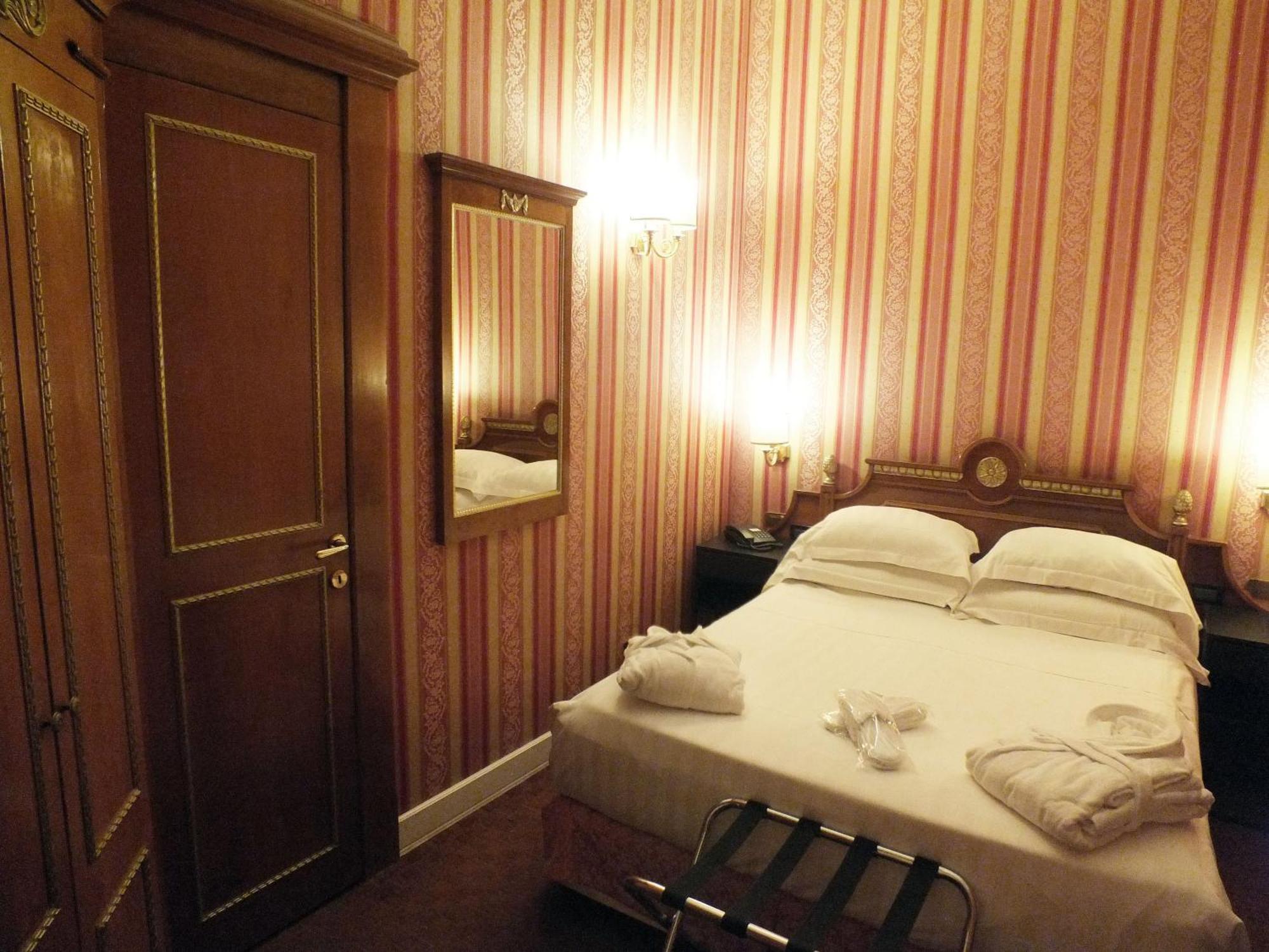 Bb Hotels Smarthotel Bailey'S Rom Exteriör bild