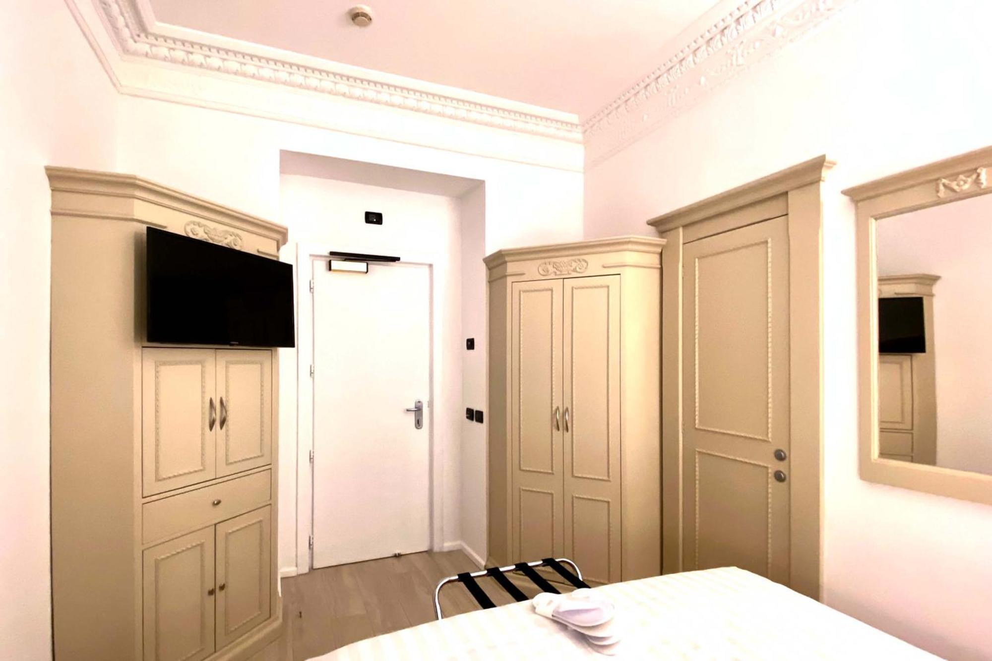 Bb Hotels Smarthotel Bailey'S Rom Exteriör bild